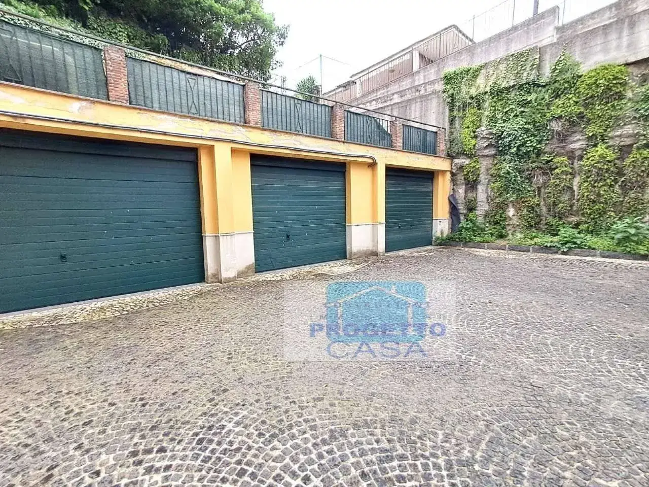 Parcheggio chiuso in Via degli Albertini Snc, Nola, {3} - Foto 1