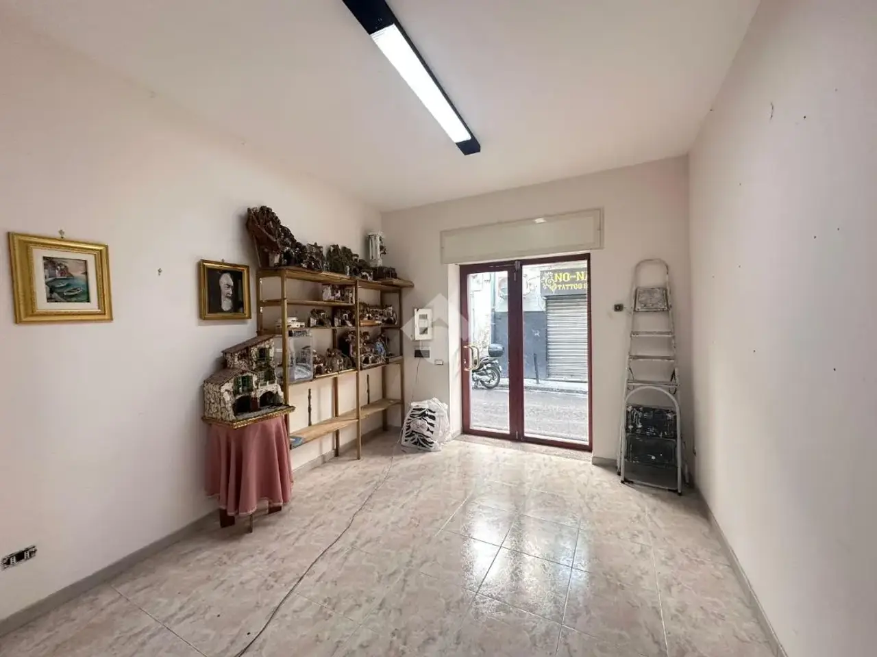 Negozio in Via della Liguria 14, Napoli, {3} - Foto 1
