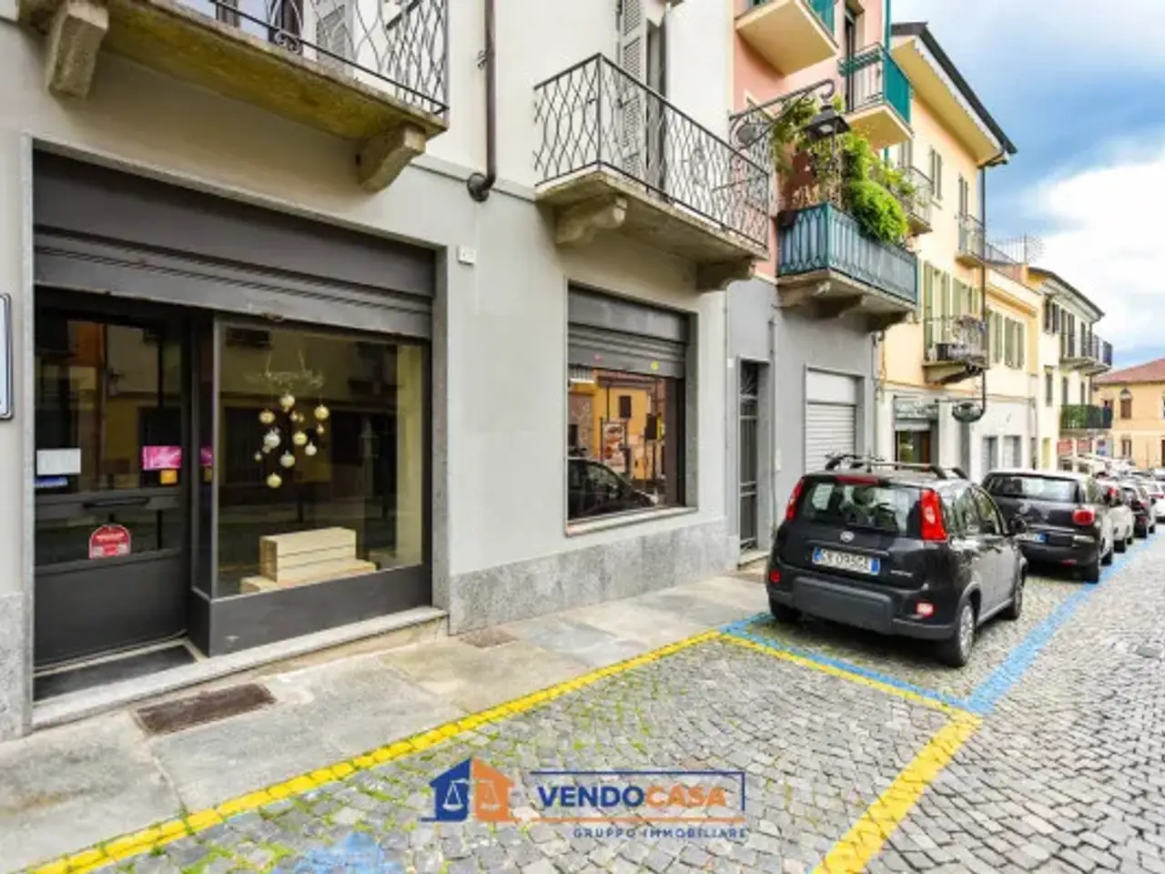 Negozio in Via Santa Croce 29, Moncalieri, {3} - Foto 1