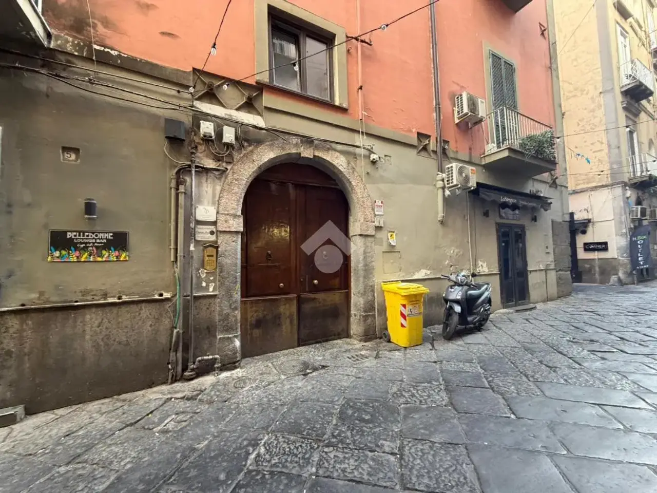 Negozio in Vico Belledonne a Chiaia 29, Napoli, {3} - Foto 2