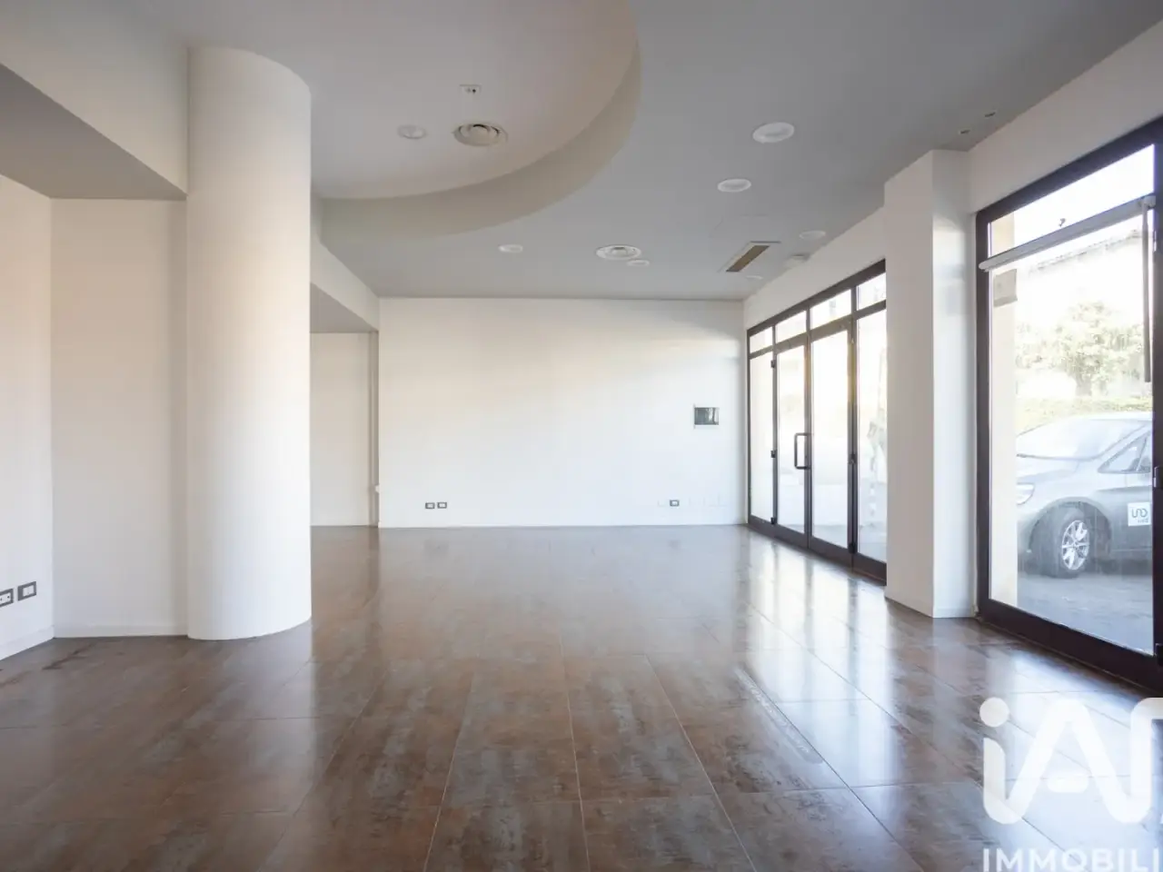 Negozio in Via Guazzatore 152, Osimo, {3} - Foto 1
