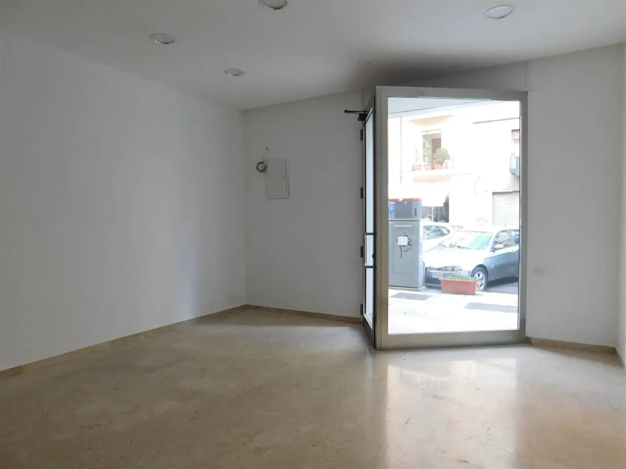 Negozio in Via Francesco Paolo di Blasi, Palermo, {3} - Foto 2
