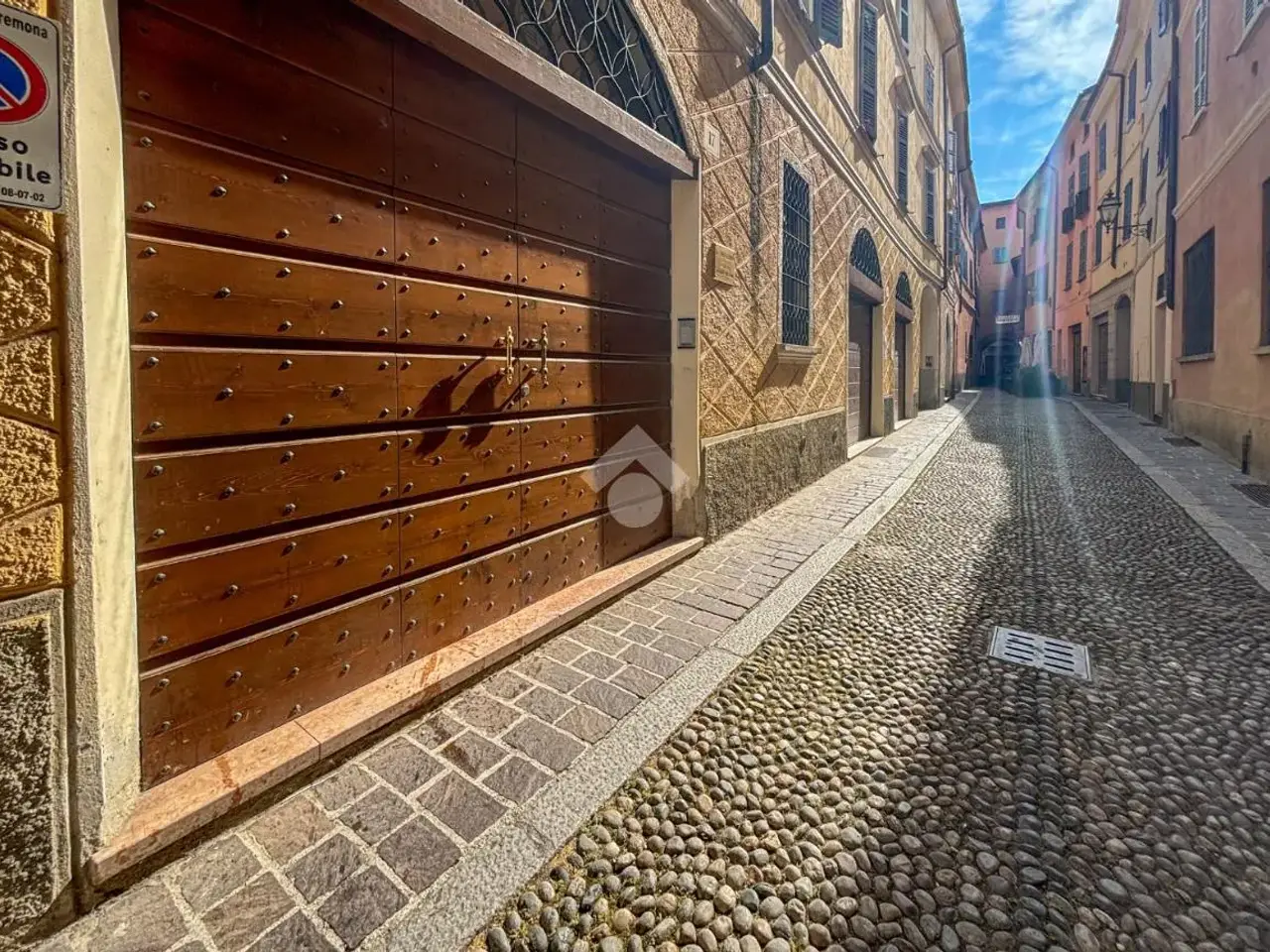 Ufficio in Vicolo Pertusio 17, Cremona, {3} - Foto 1