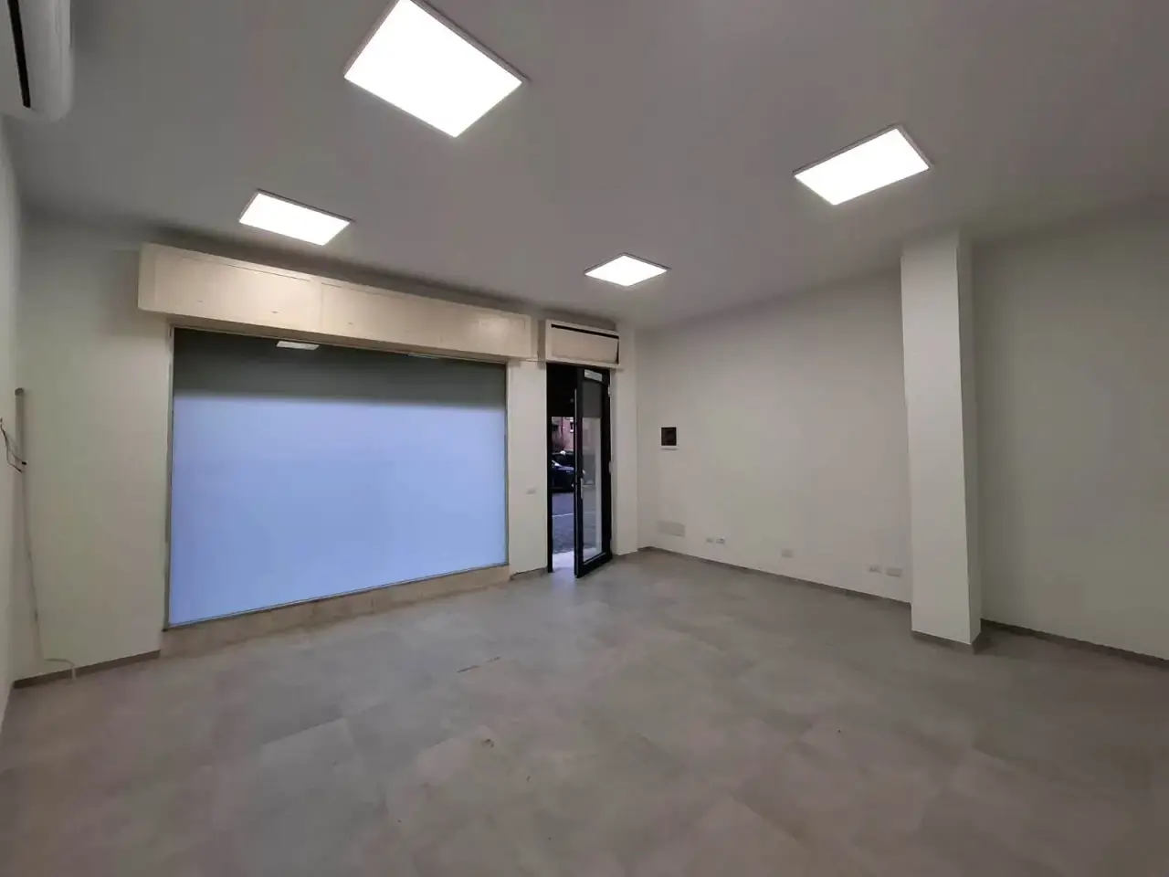 Negozio in Via Leonardo da Vinci, Piacenza, {3} - Foto 1