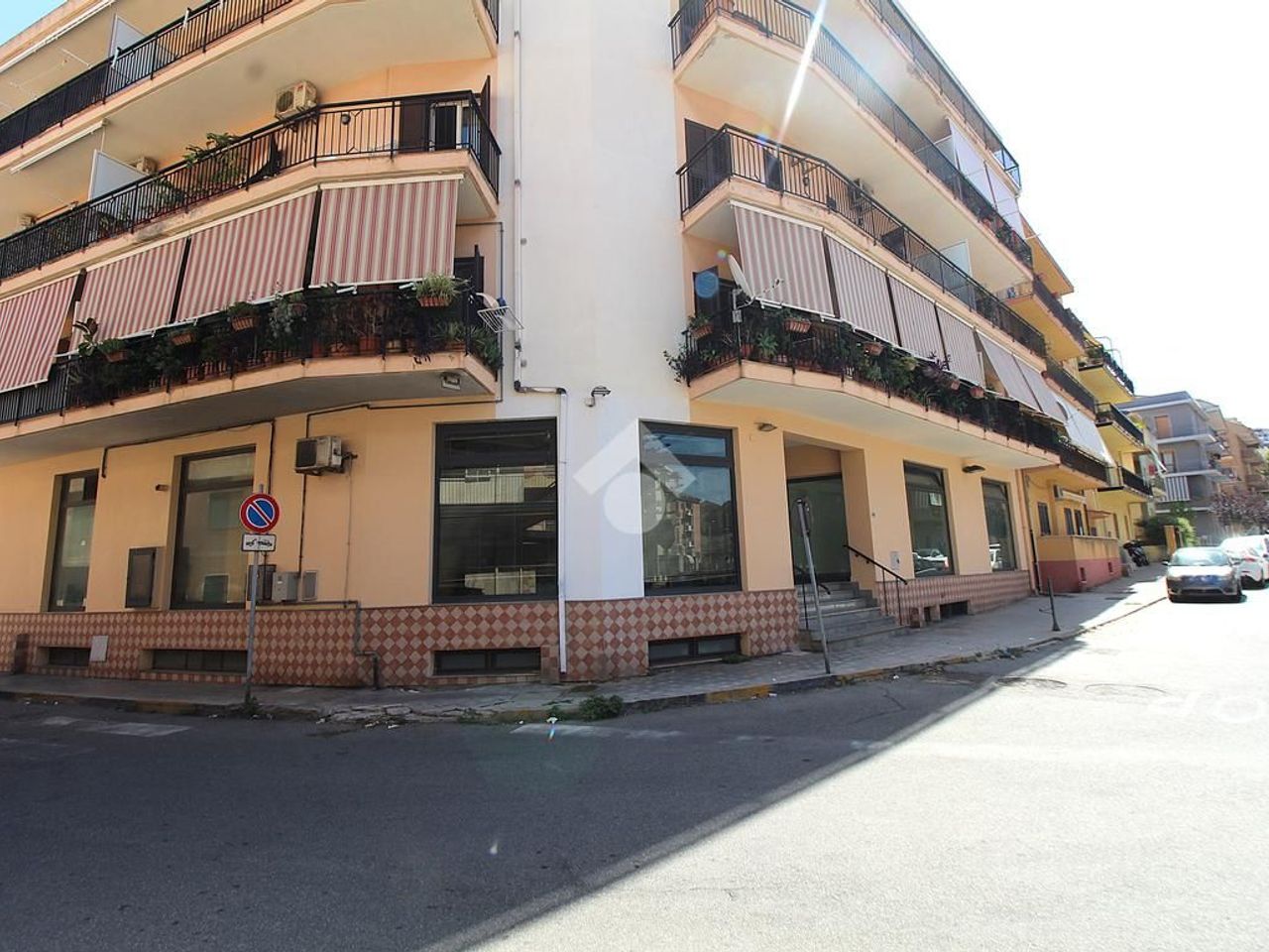 Magazzino in Via Briatico 48, Villa San Giovanni, {3} - Foto 1