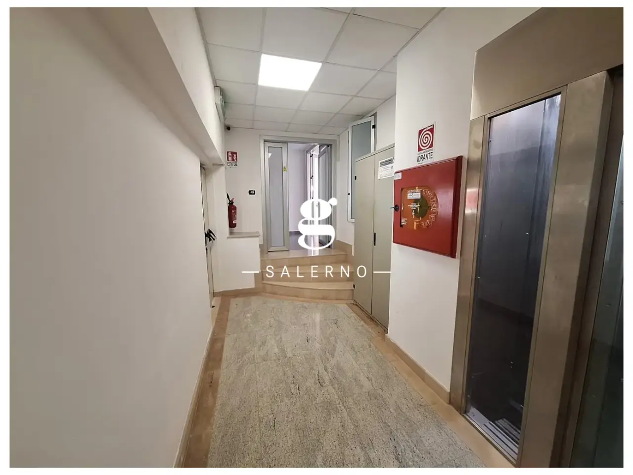 Ufficio in Corso Vittorio Emanuele, Salerno, {3} - Foto 2