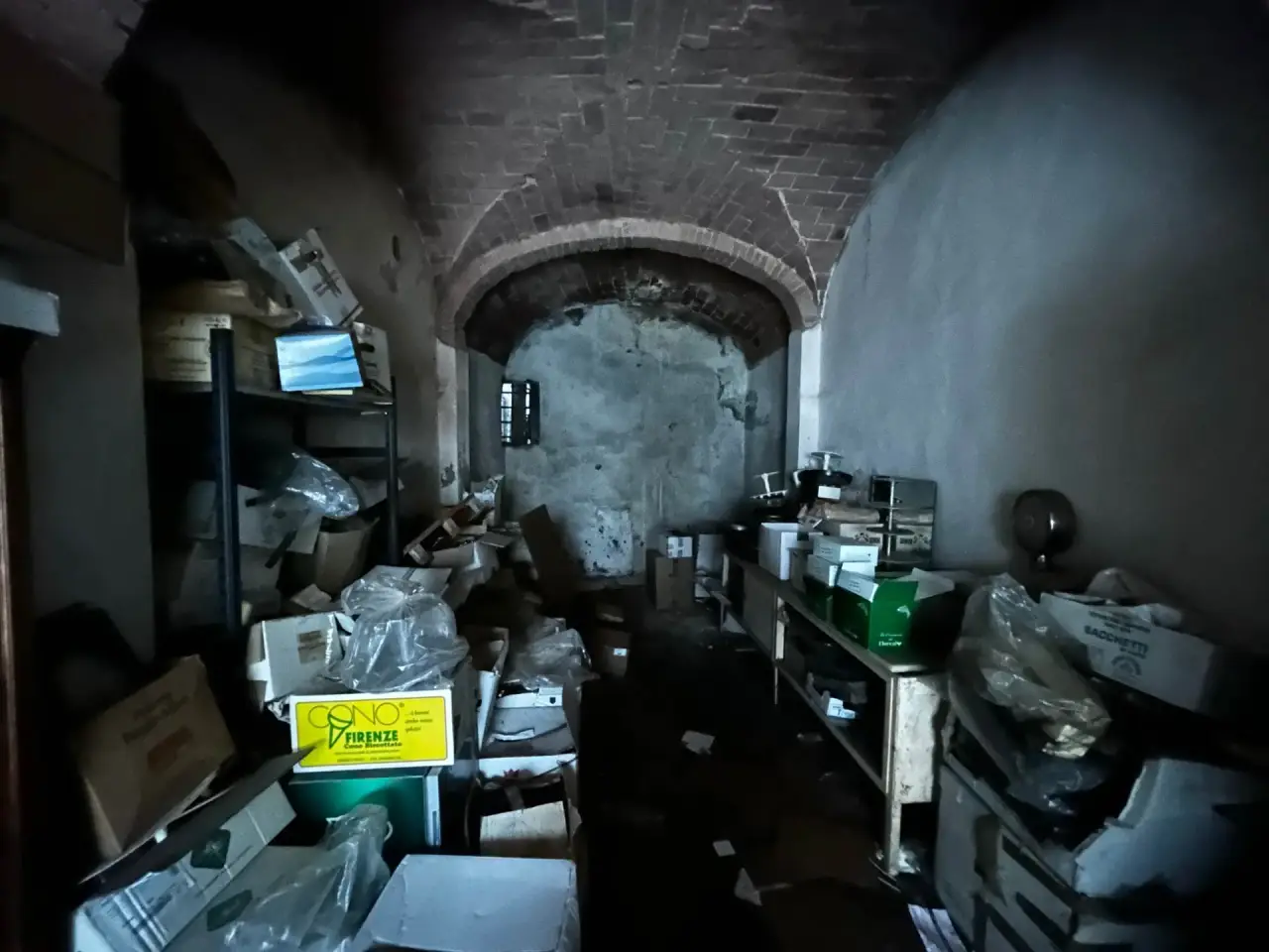 Magazzino in Via II Giugno, 33/a, Certaldo, Firenze, Certaldo, {3} - Foto 1