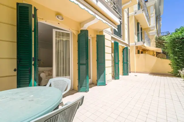 2-room flat in Via Pelloux 34, Bordighera - Photo 1