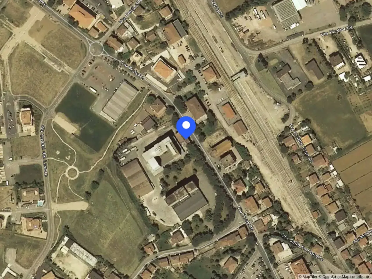 Capannone in Via Tuderte 8 8, Marsciano, {3} - Foto 1