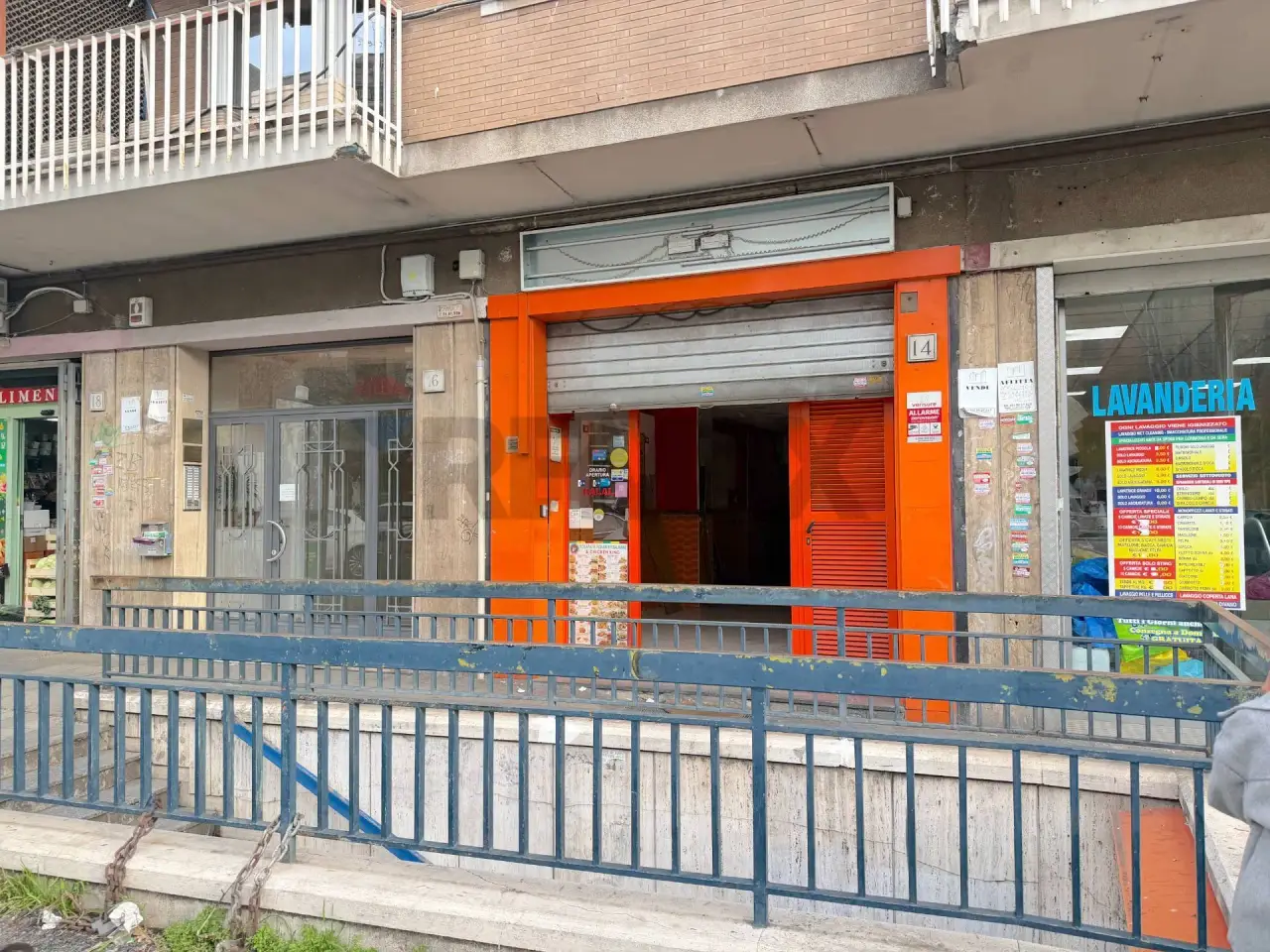 Negozio in Via Scribonio Curione 14, Roma, {3} - Foto 2