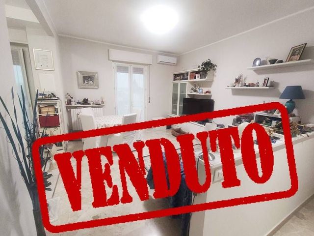 3-room flat in Via IV Novembre 36, Cogliate - Photo 1