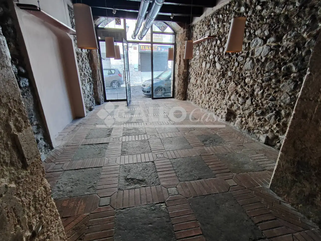 Negozio in Via Galeazzo di Tarsia Trav Corso Telesio, 87100, Cosenza, Cosenza, {3} - Foto 2