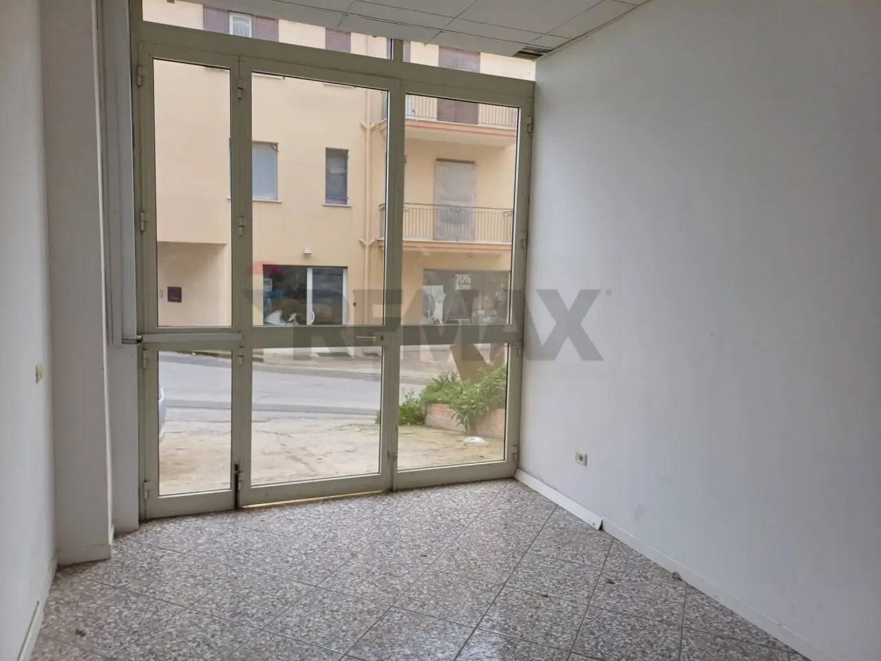 Esercizio commerciale in Via Pier Santi Mattarella 30, Favara, {3} - Foto 2