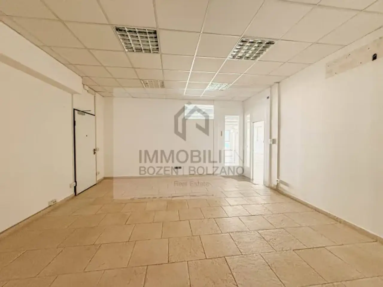 Ufficio in Via Bruno Buozzi 1, Bolzano, {3} - Foto 1
