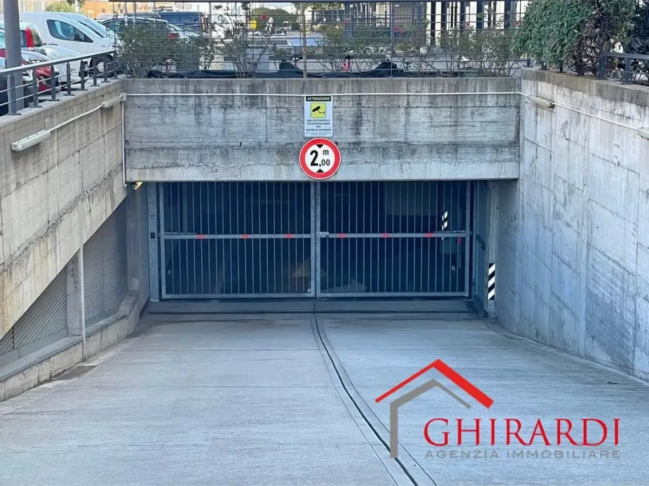 Parcheggio chiuso in Via Luigi Cibrario , Genova, {3} - Foto 2