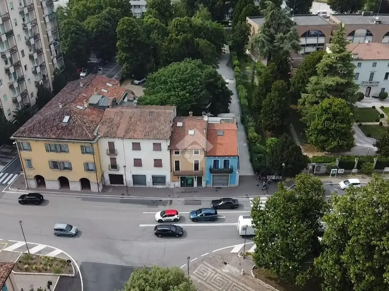 Negozio in Piazza del Popolo 18, San Martino Buon Albergo, {3} - Foto 1