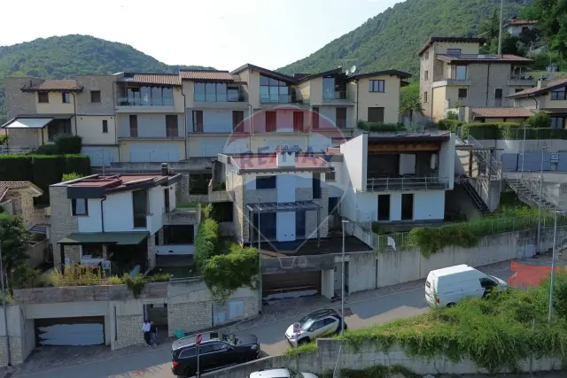 Villa in Via Pratomarone 8, Palazzago - Foto 1