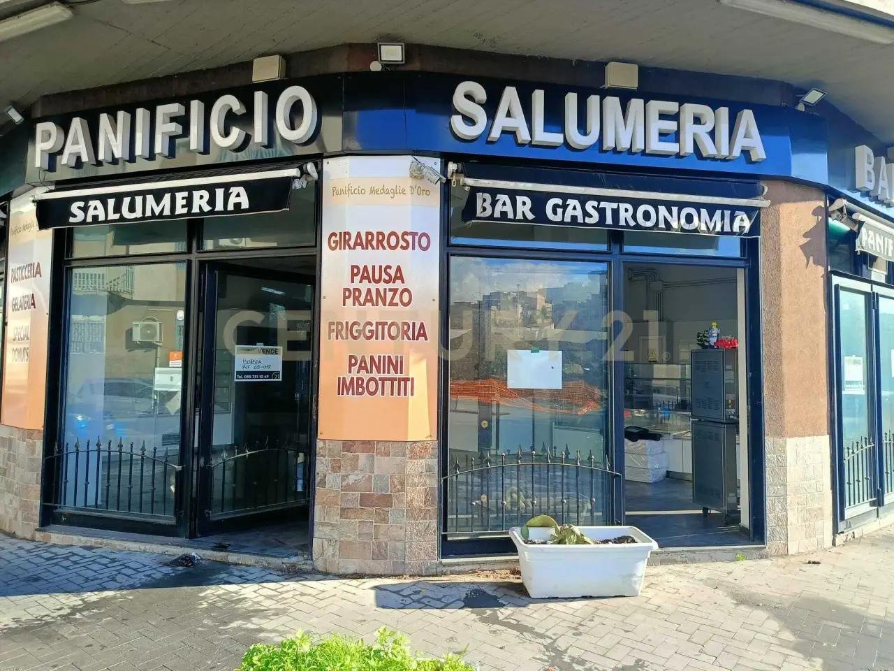 Negozio in Viale delle Medaglie d'Oro 88, Catania, {3} - Foto 1
