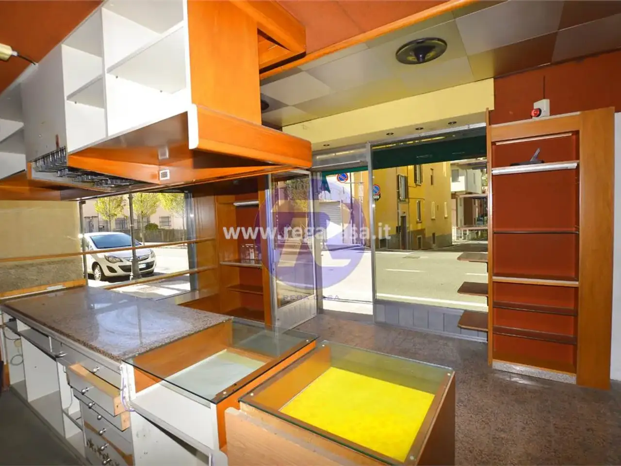 Negozio in Viale Vittorio Veneto 26, San Pellegrino Terme (Bg), San Pellegrino Terme, {3} - Foto 1