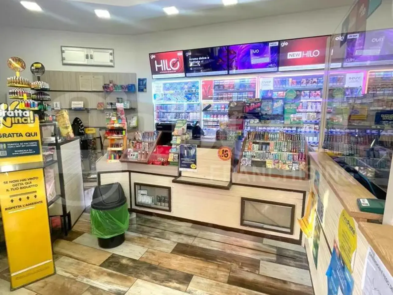 Esercizio commerciale in Viale Colli Aminei, Napoli, {3} - Foto 1