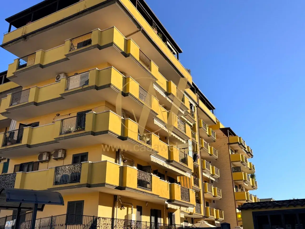 Garage in Via della Resistenza, Caserta, {3} - Foto 2