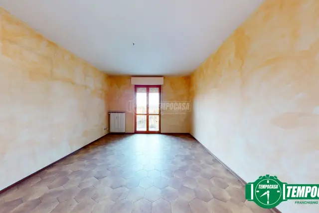 4-room flat, Molare - Photo 1