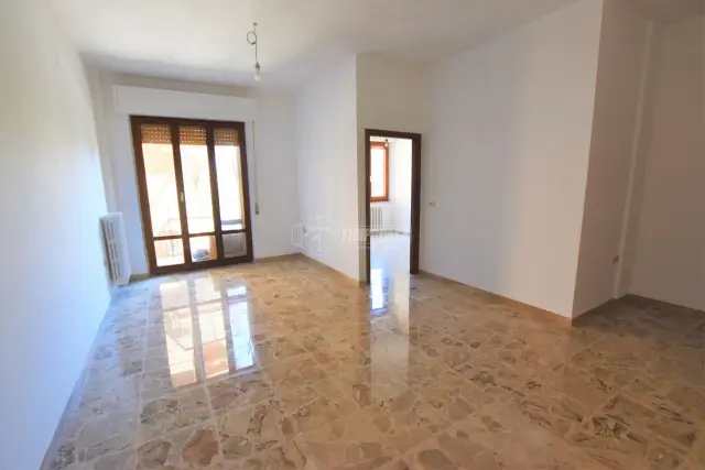 4-room flat in Via Marsala 48, Porto San Giorgio - Photo 1