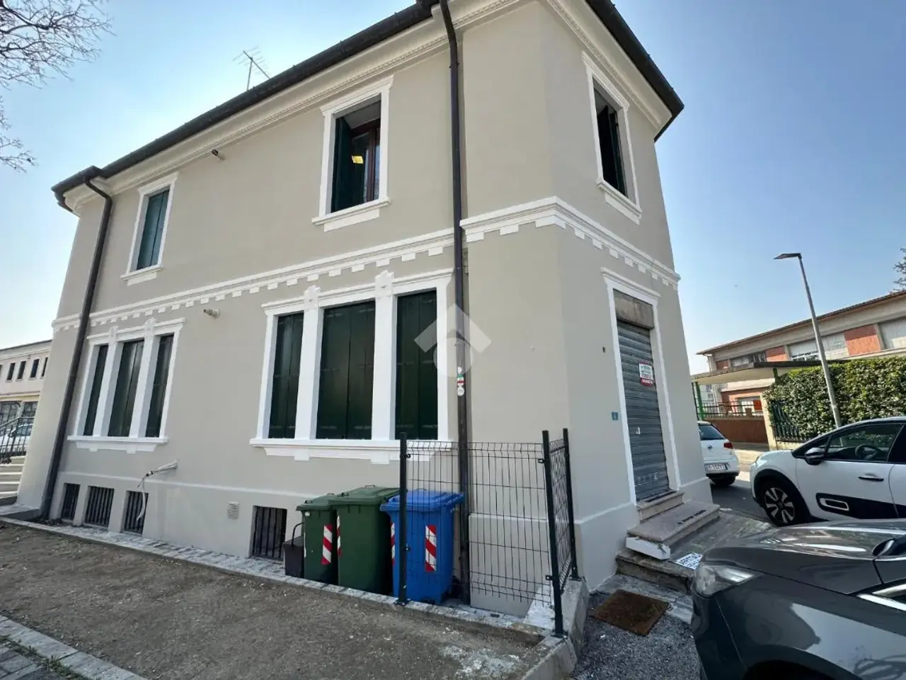 Negozio in V.Le Armando Diaz 57, Bassano Del Grappa, {3} - Foto 2