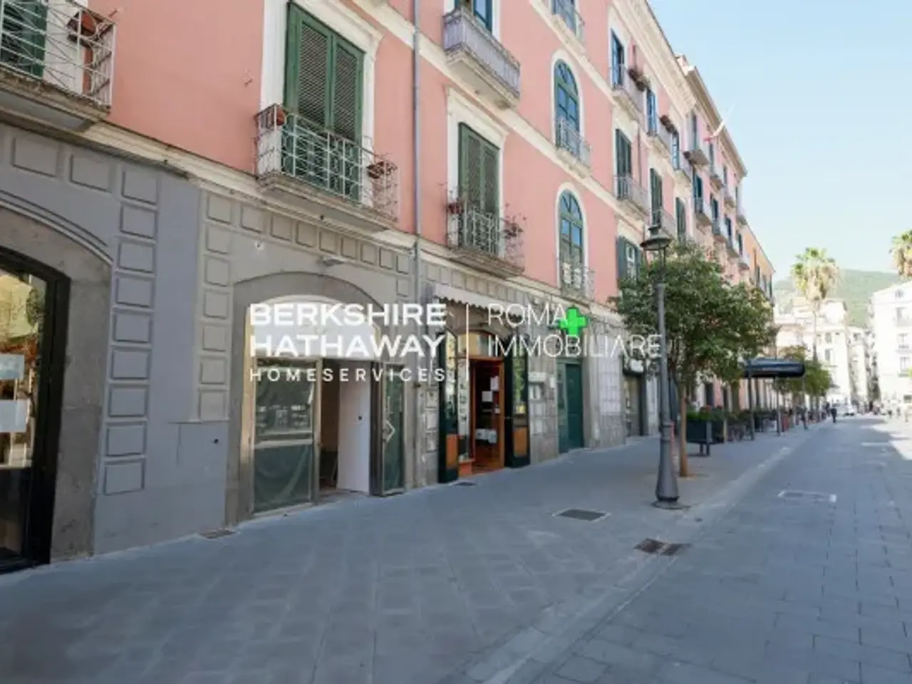 Negozio in Corso Vittorio Emanuele 219, Salerno, {3} - Foto 1