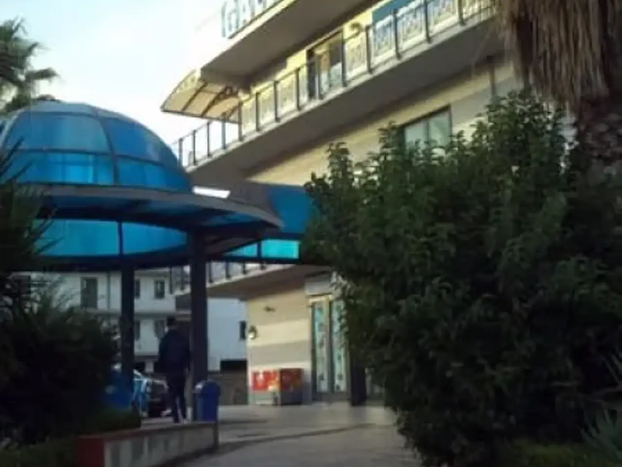 Negozio in Viale dei Tigli, Casalnuovo Di Napoli, {3} - Foto 1