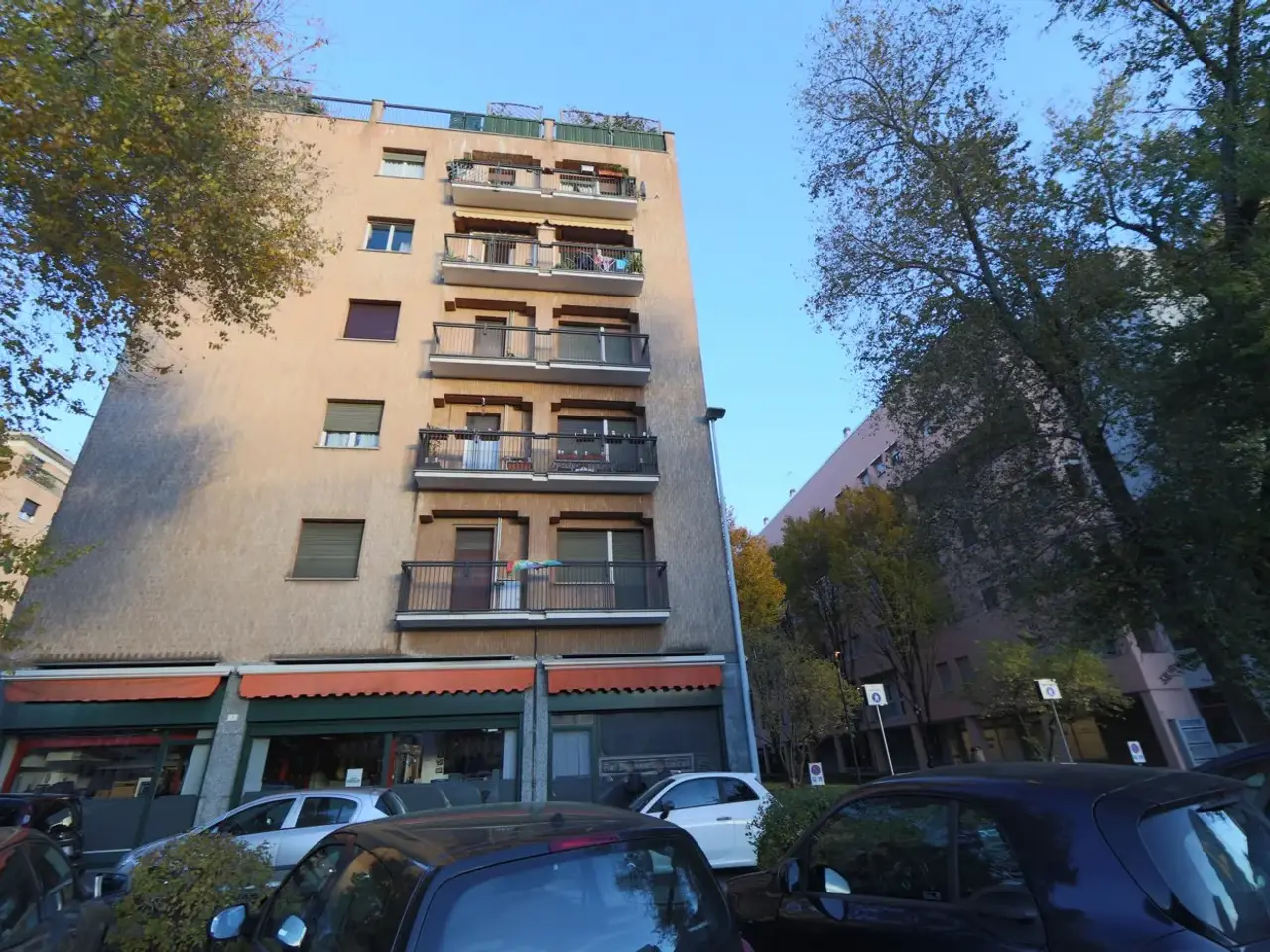 Negozio in Via Burigozzi 2, Busto Arsizio, {3} - Foto 1