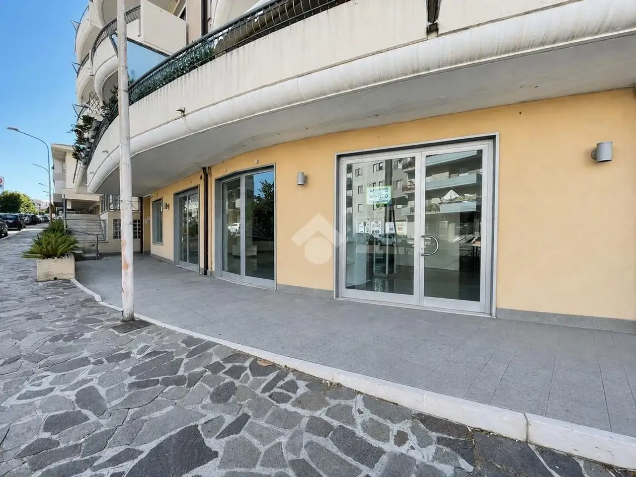 Negozio in Via Martiri della Libertà 2, Vasto, {3} - Foto 2
