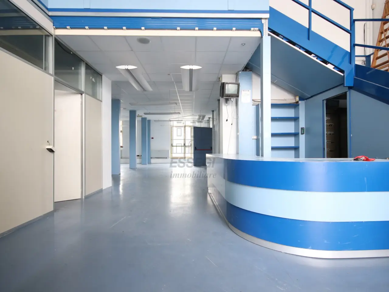 Palazzina commerciale in Via delle Ville Prima, Acquacalda 895, Lucca, {3} - Foto 2