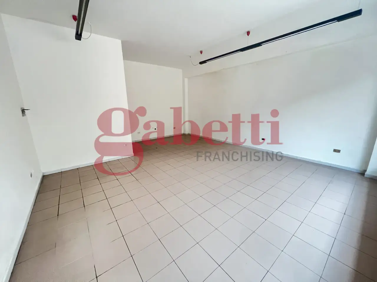 Negozio in Via Vittorio Alfieri Snc, Venafro, {3} - Foto 2