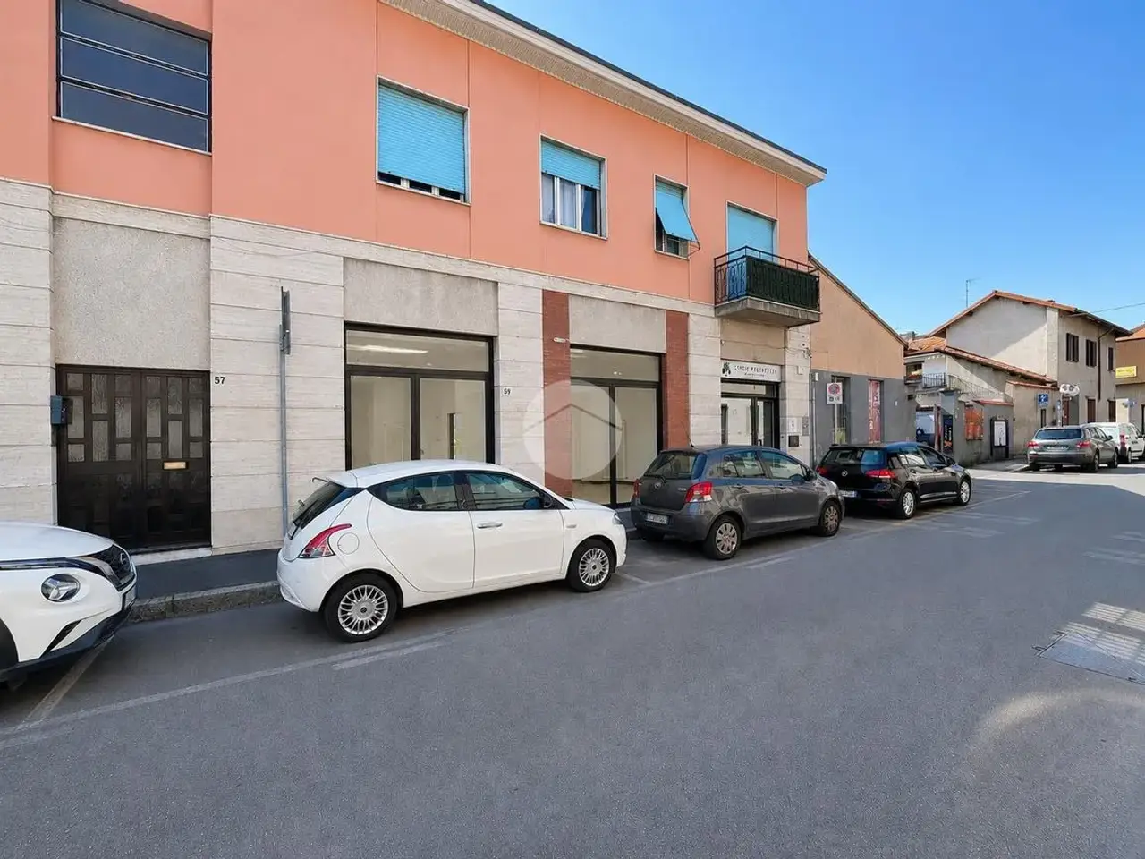 Negozio in Via Francesco Petrarca 21, Seregno, {3} - Foto 1