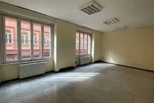 Gemeinschaftsbüro in Via Francesco Rizzoli 7, Bologna - Foto 1