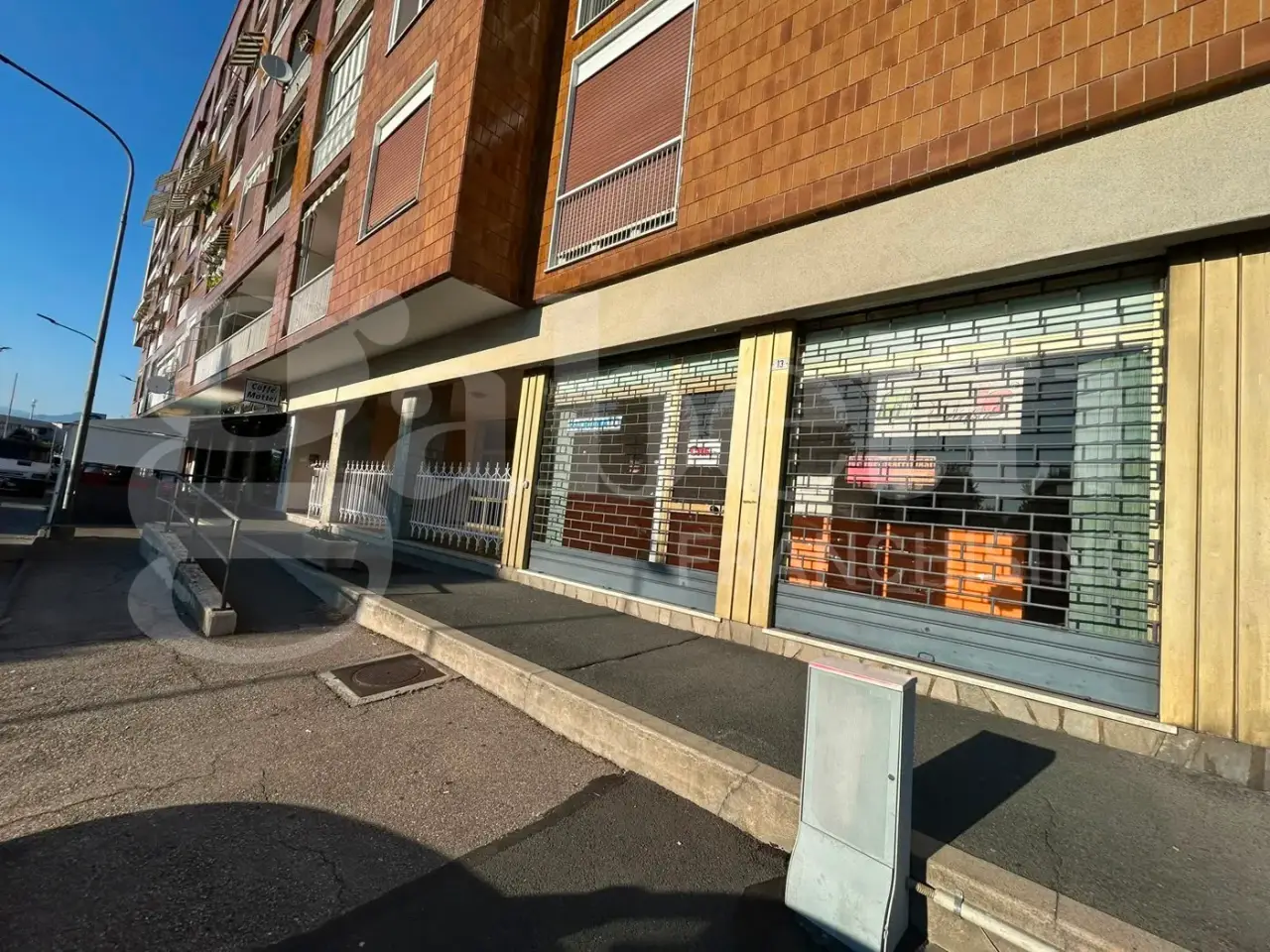 Esercizio commerciale in Via Mattei, Rivalta Di Torino, {3} - Foto 2