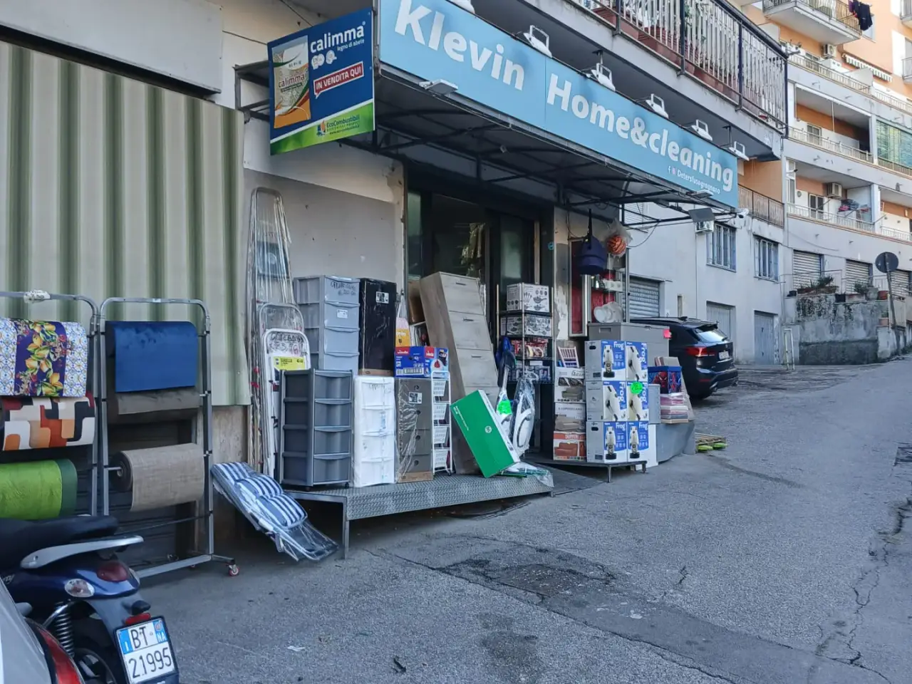 Negozio in Via Vecchia Sigliano, Gragnano, {3} - Foto 1