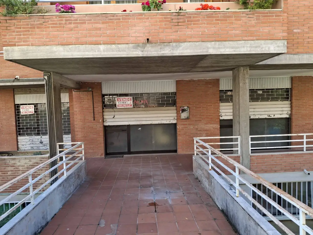 Negozio in Viale Cavour, Teramo, {3} - Foto 2