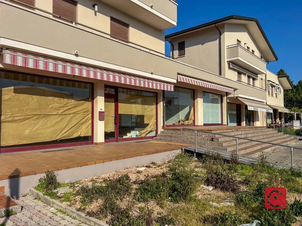 Negozio in Via Romea 65/N, Legnaro, {3} - Foto 1