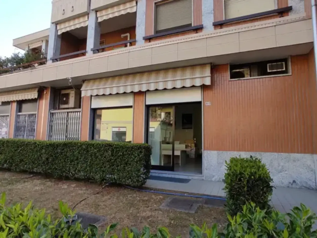 Esercizio commerciale in Novara, Piemonte, 28100, Italia, Novara, {3} - Foto 1