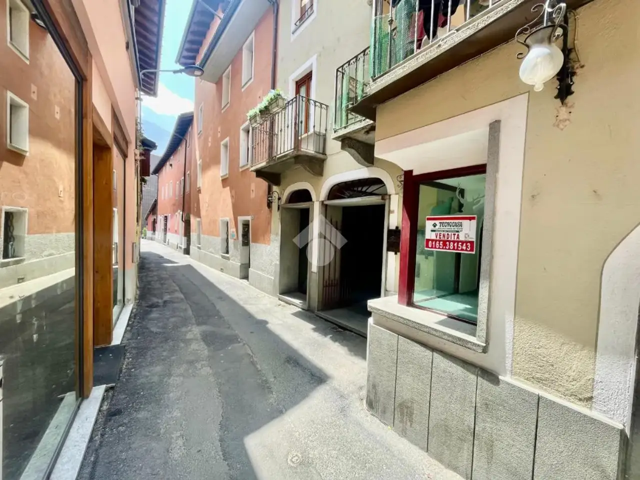 Negozio in Via Trottechien 2, Aosta, {3} - Foto 2