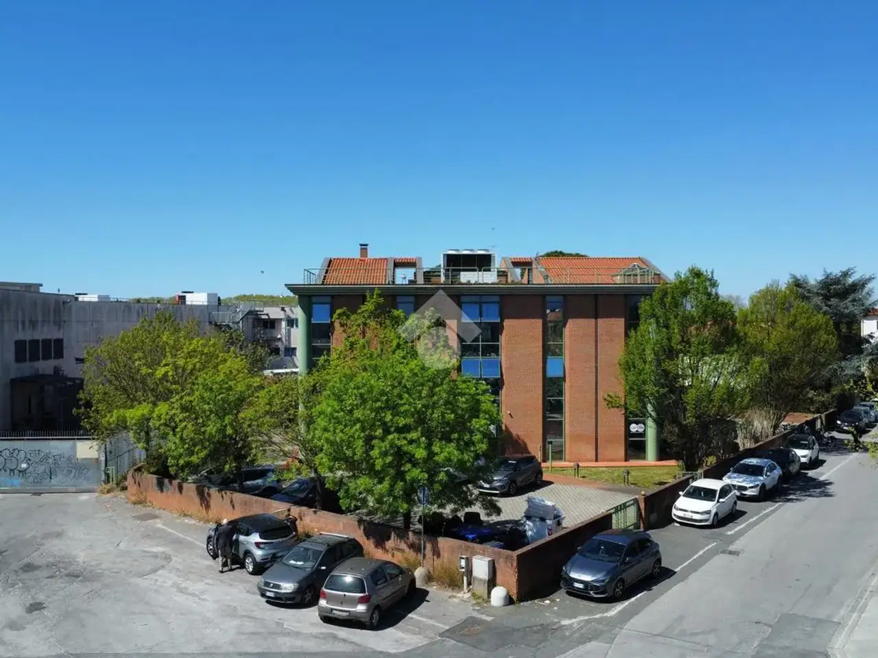 Palazzina commerciale in Via Giosuè Carducci 39, San Giuliano Terme, {3} - Foto 1