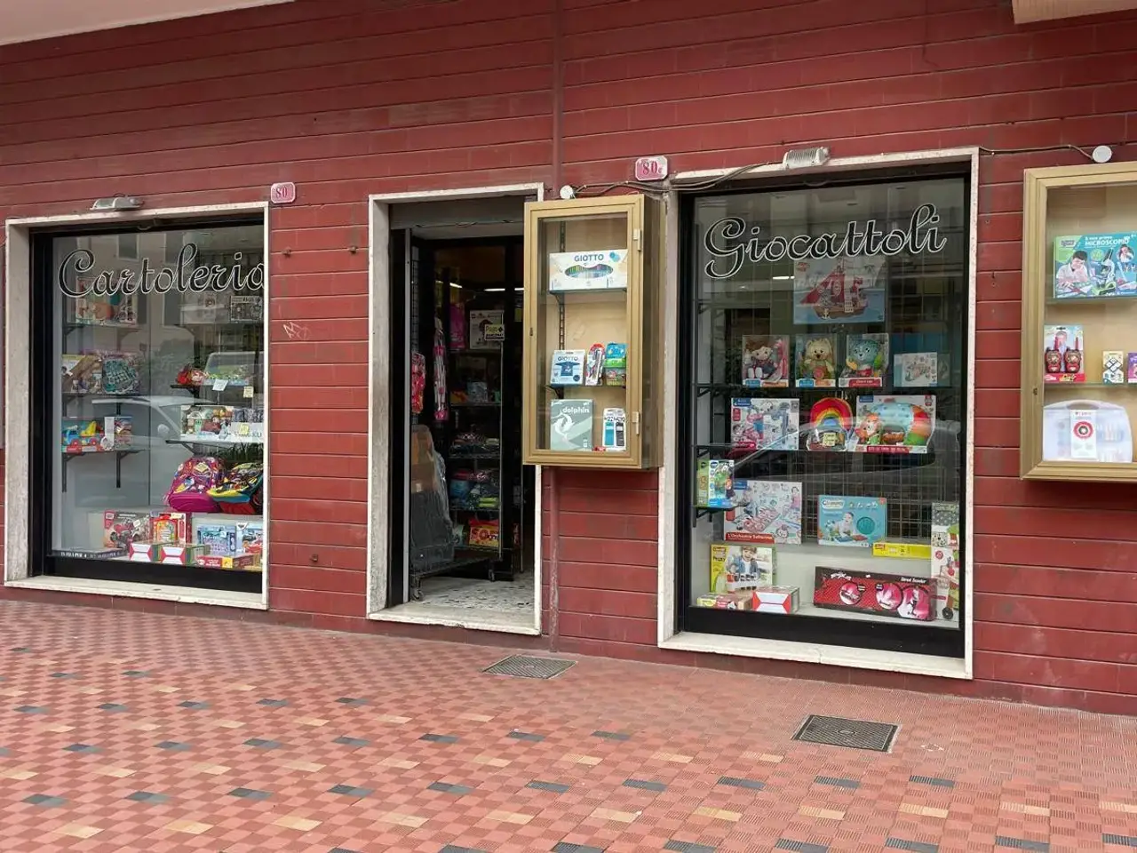 Esercizio commerciale in Via Roma 80, Ventimiglia, {3} - Foto 1