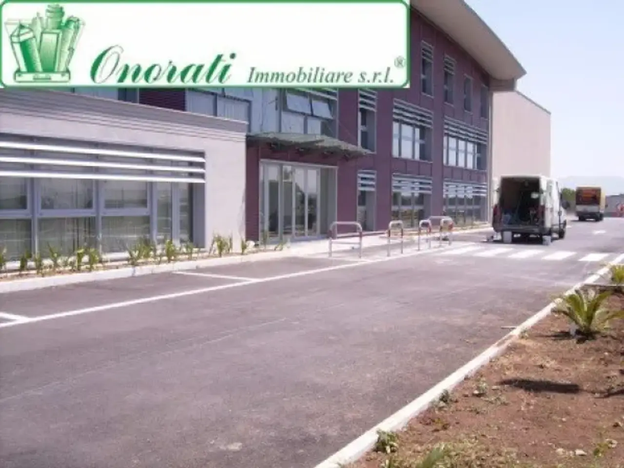 Capannone in Via Tiburtina Valeria 220-224, Tivoli, {3} - Foto 1