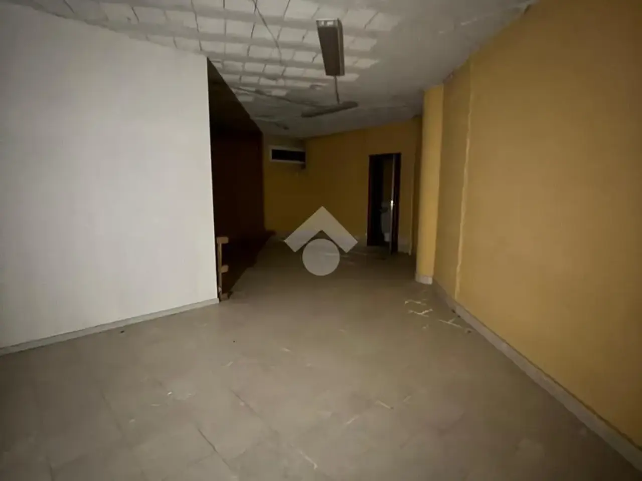 Magazzino in Via XXV Aprile 4, Melito Di Napoli, {3} - Foto 2
