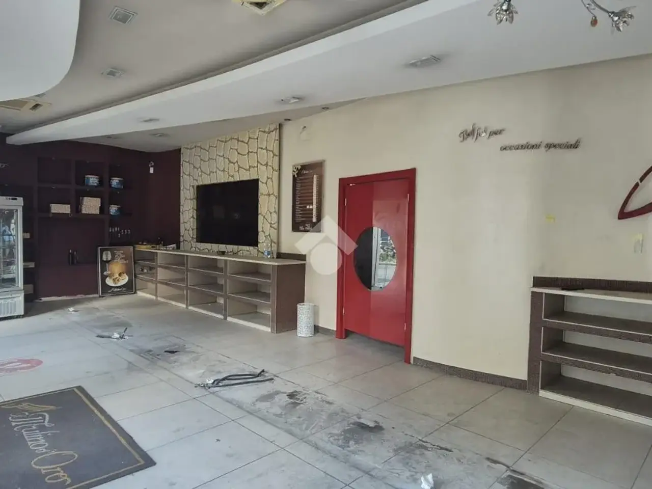 Negozio in Via Nazionale delle Puglie 147, Casalnuovo Di Napoli, {3} - Foto 2