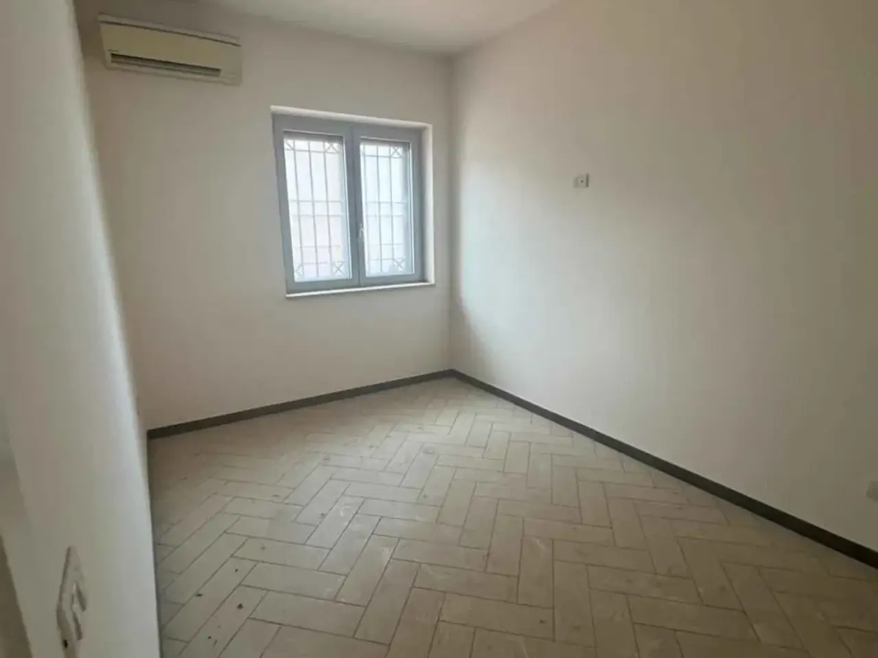 Ufficio in , Aversa, {3} - Foto 1