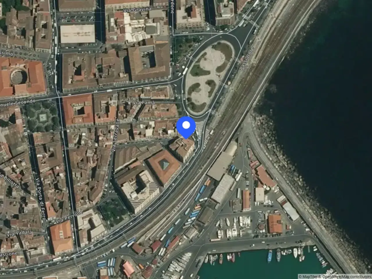 Negozio in P.Za dei Martiri, 30, 95129 Catania Ct, Italia 30, Catania, {3} - Foto 2