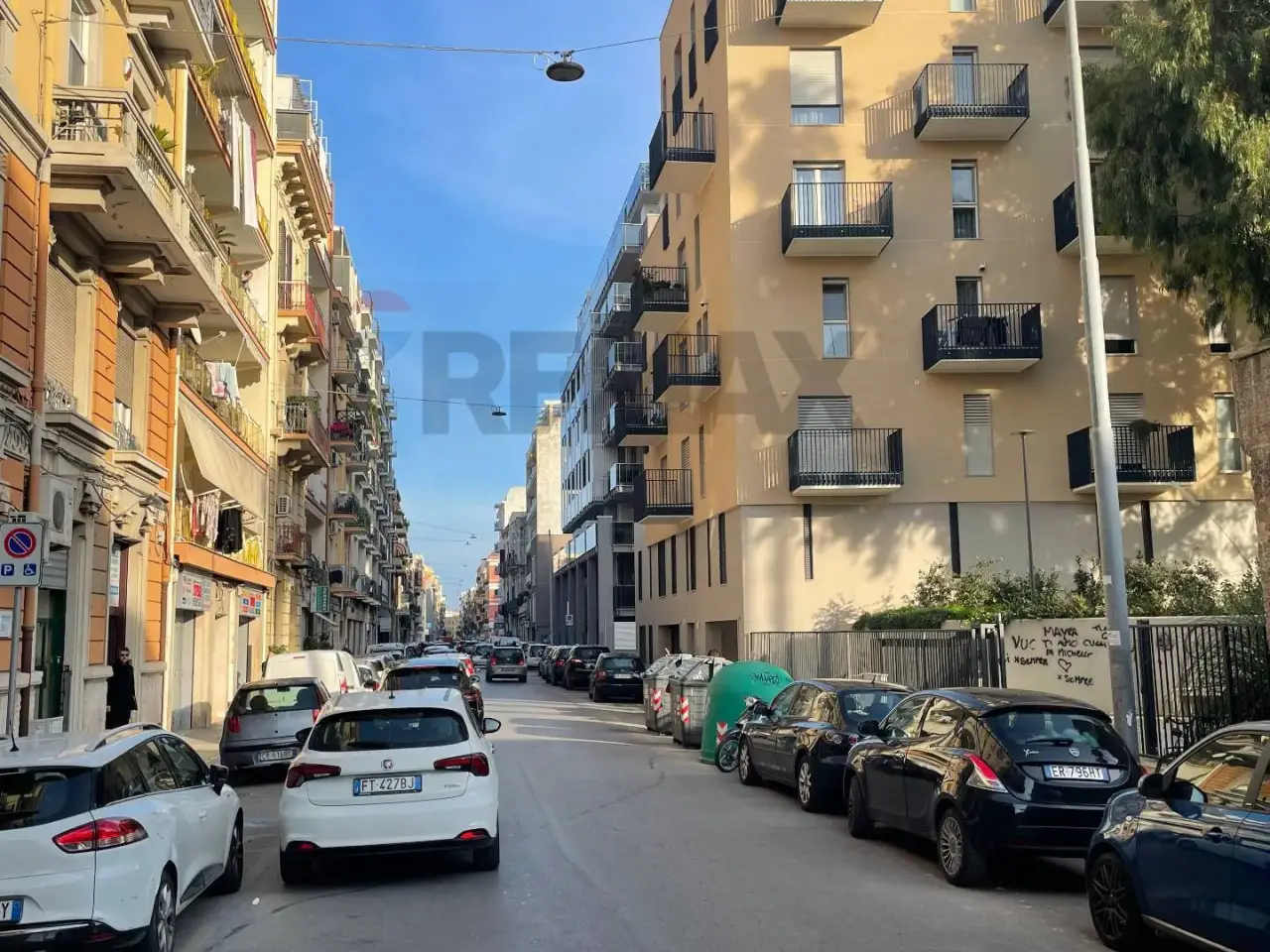 Negozio in Via Napoli 235, Bari, {3} - Foto 1